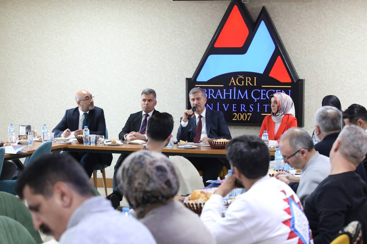 AİÇÜ Rektörü Gülçin Basın Mensuplarıyla Bir Araya Geldi