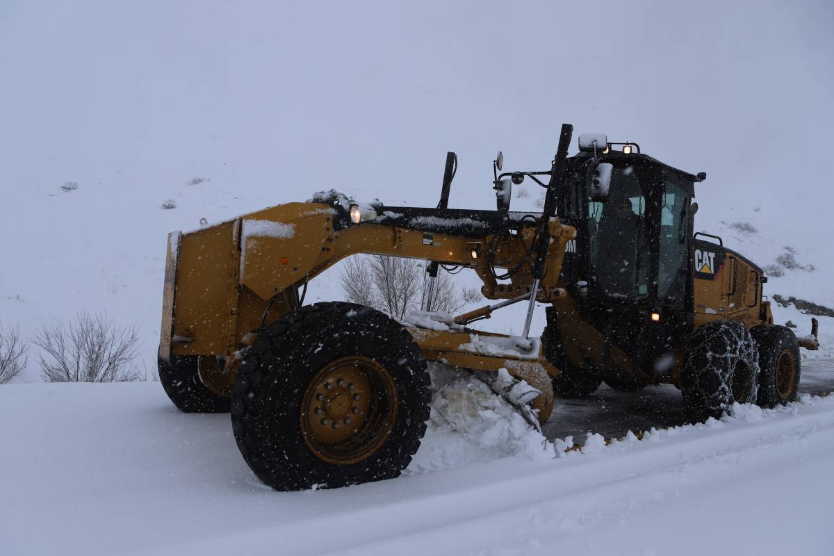 Ağrı’da 390 köy yolu ulaşıma kapandı