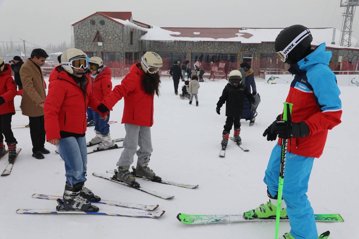 Ağrı’da çocuklar için “Soğuk Değil Umut Var” projesi başladı