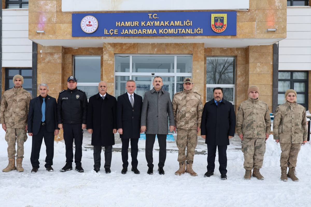 Vali Bozkurt Hamur ilçesinde incelemelerde bulundu