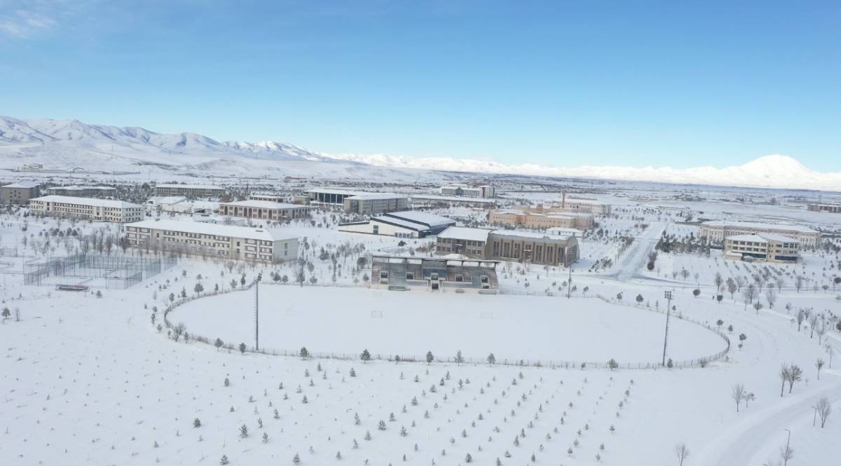 Ağrı’da karın büyüleyici güzelliği hayran bırakıyor