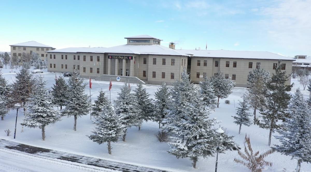 Ağrı’da karın büyüleyici güzelliği hayran bırakıyor