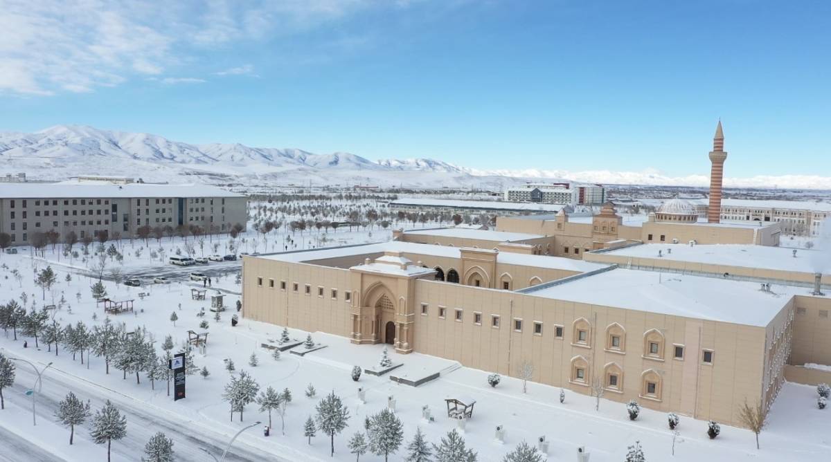 Ağrı’da karın büyüleyici güzelliği hayran bırakıyor