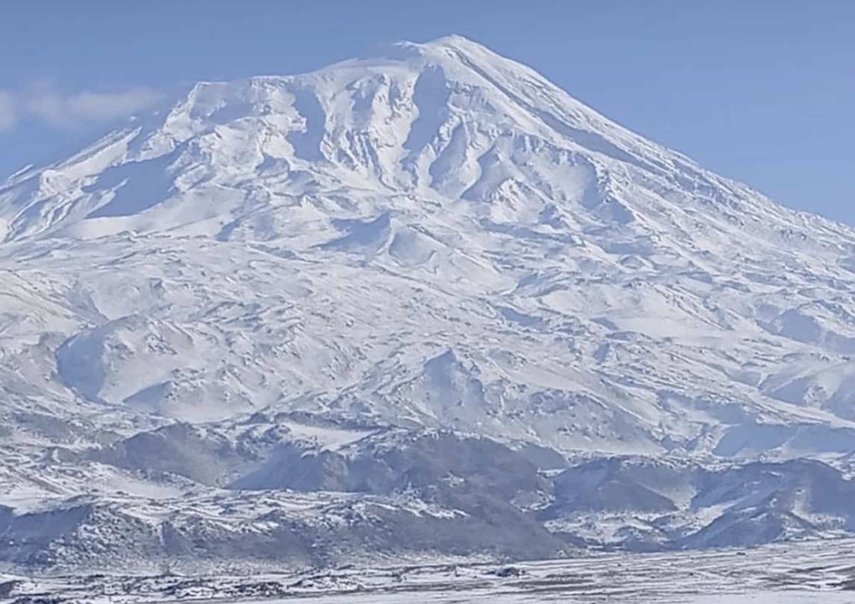 Ağrı Dağı’nın karlı görüntüsü hayran bırakıyor