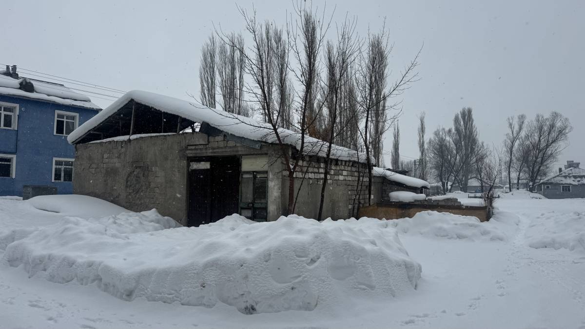 Ağrı’da Kar Yağışı Etkili Oluyor