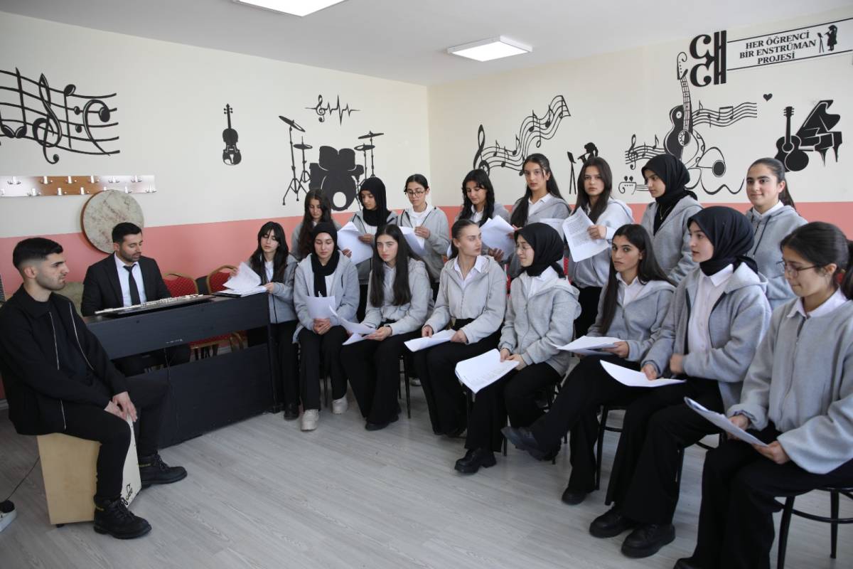 Çaldıran’da Nota Sesleri; 178 Öğrenci Enstrümanla Tanıştı, 8’i Konservatuvarı Kazandı!
