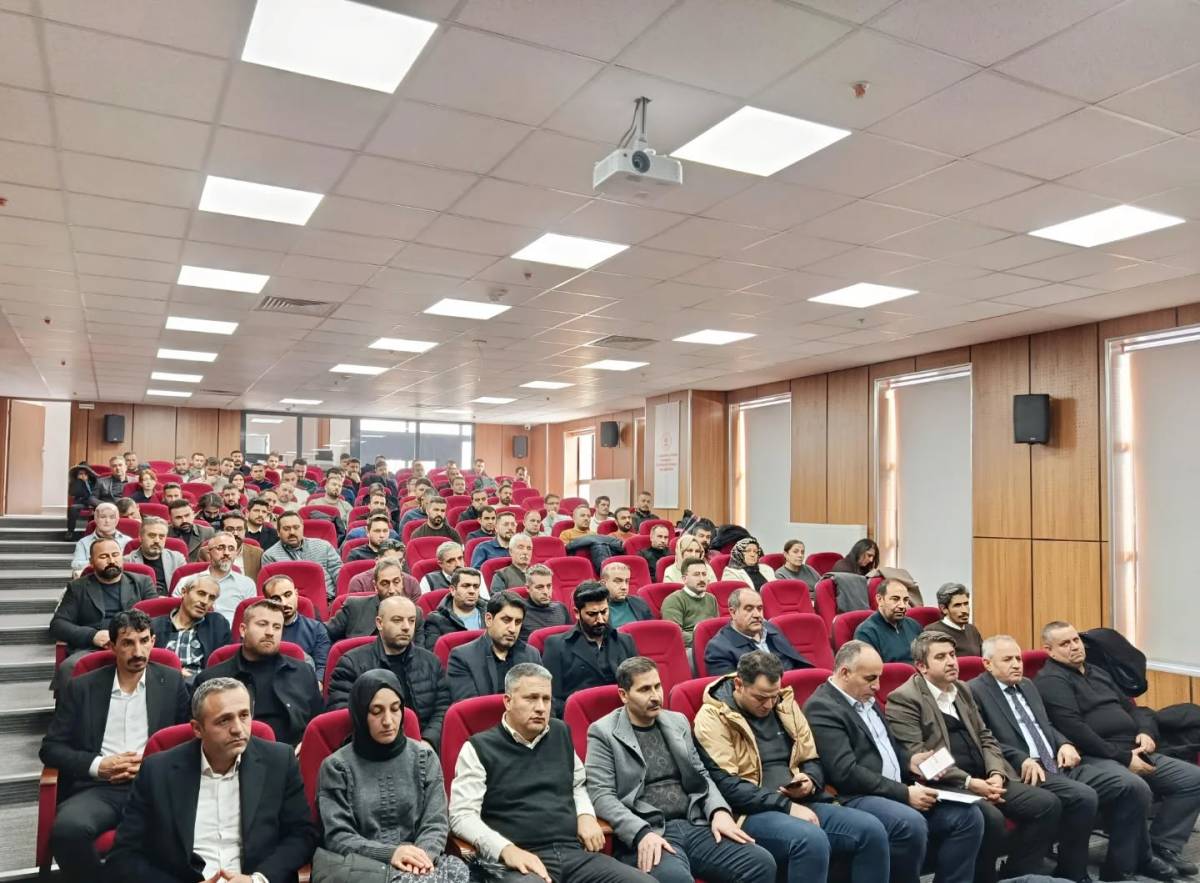 Patnos'ta Okul Müdürleri Toplantısı Gerçekleştirildi