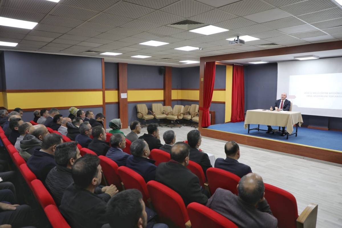 Ağrı’da Türkiye Yüzyılı Maarif Modeli kapsamında Ramazan toplantısı