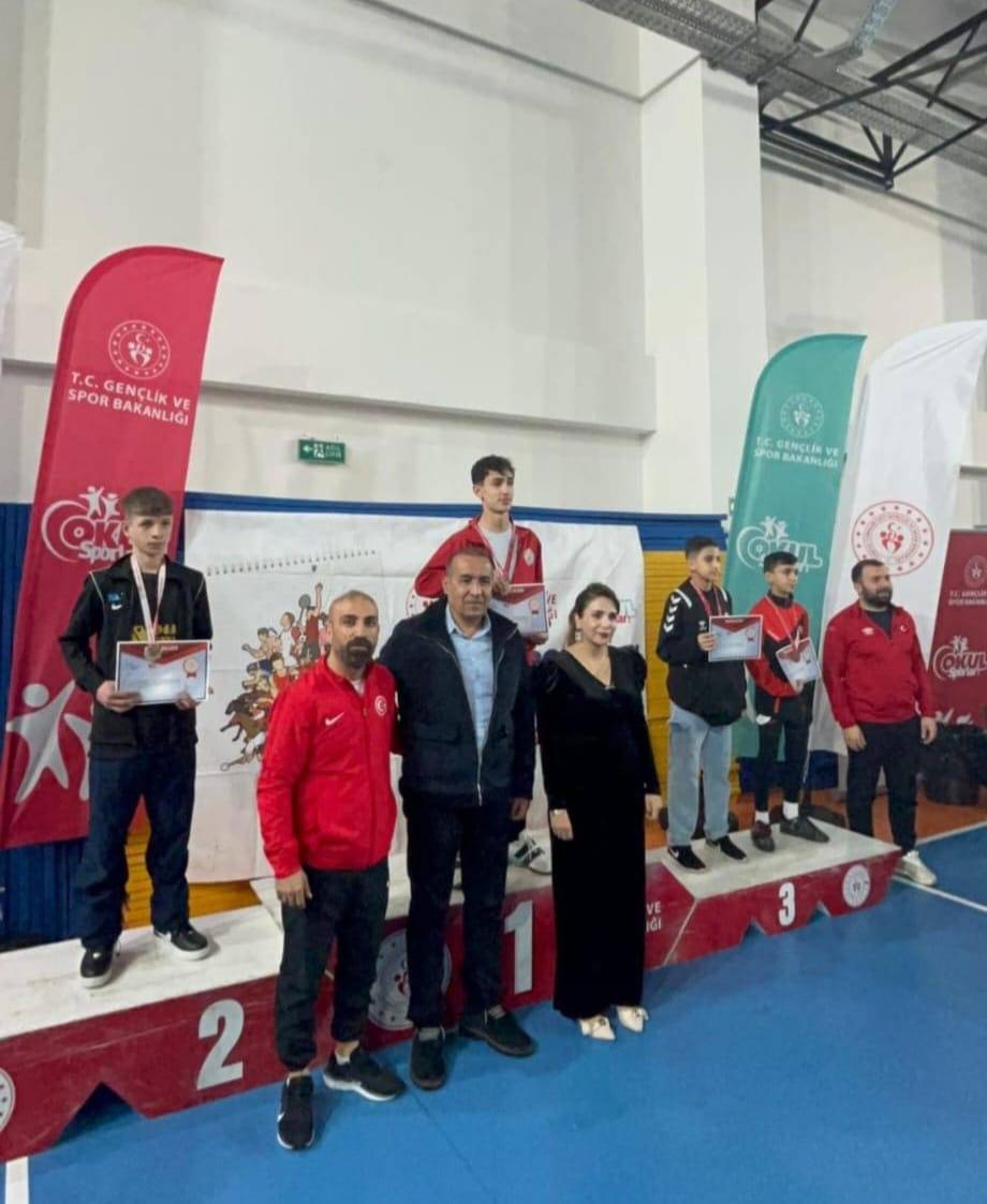 Ağrılı öğrenciler Türkiye şampiyonasında madalya kazandı