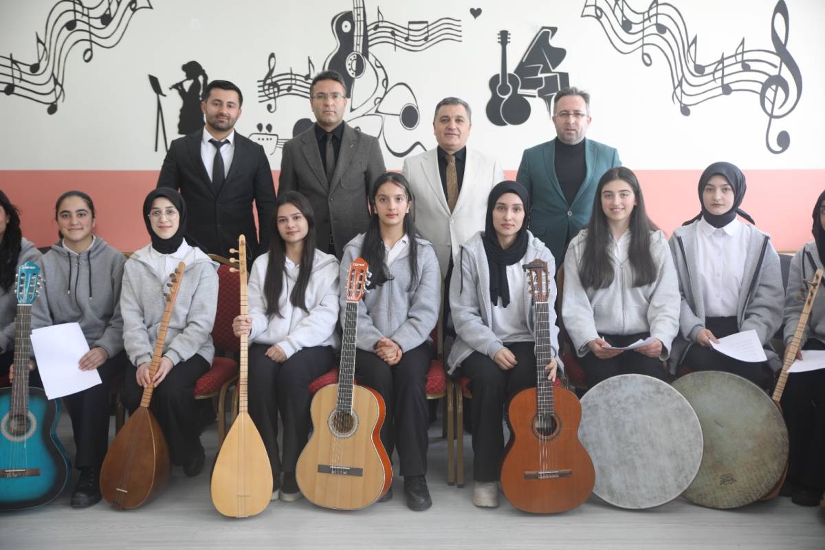 Çaldıran’da Nota Sesleri; 178 Öğrenci Enstrümanla Tanıştı, 8’i Konservatuvarı Kazandı!