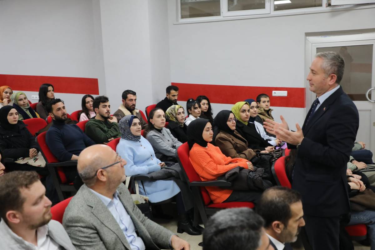 Ağrı Milli Eğitim Müdürü Kökrek aday öğretmenlerle bir araya geldi