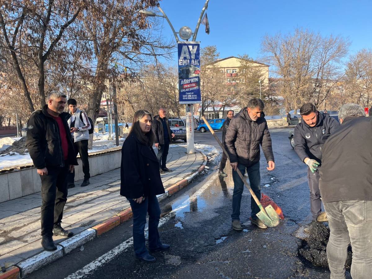 Ağrı’da çukur ve deformasyonlara hızlı müdahale