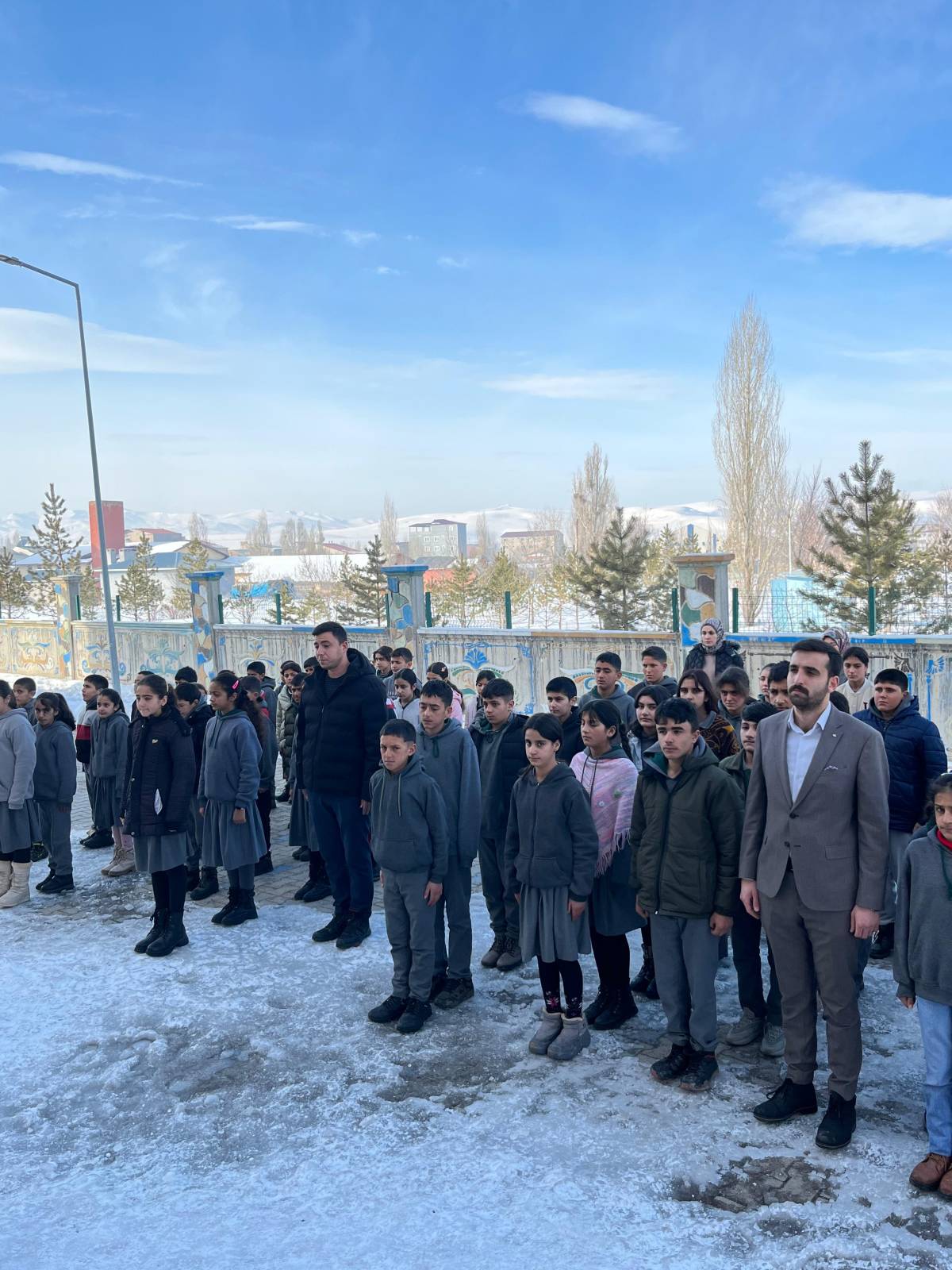 Ağrı’daki eğitim kurumlarında 6 Şubat depremleri için anma yapıldı