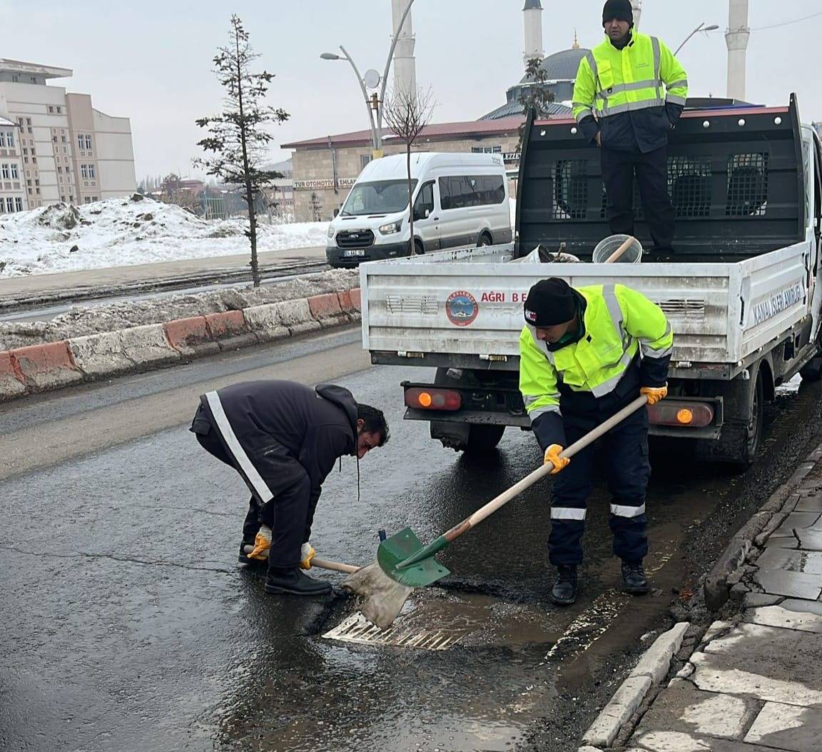 Ağrı’da Ekipler Arızalara Anında Müdahale Ediyor