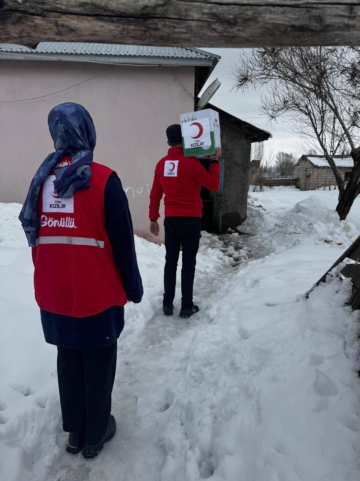 Türk Kızılay Patnos Şubesi, yardım çalışmalarını aralıksız sürdürüyor.