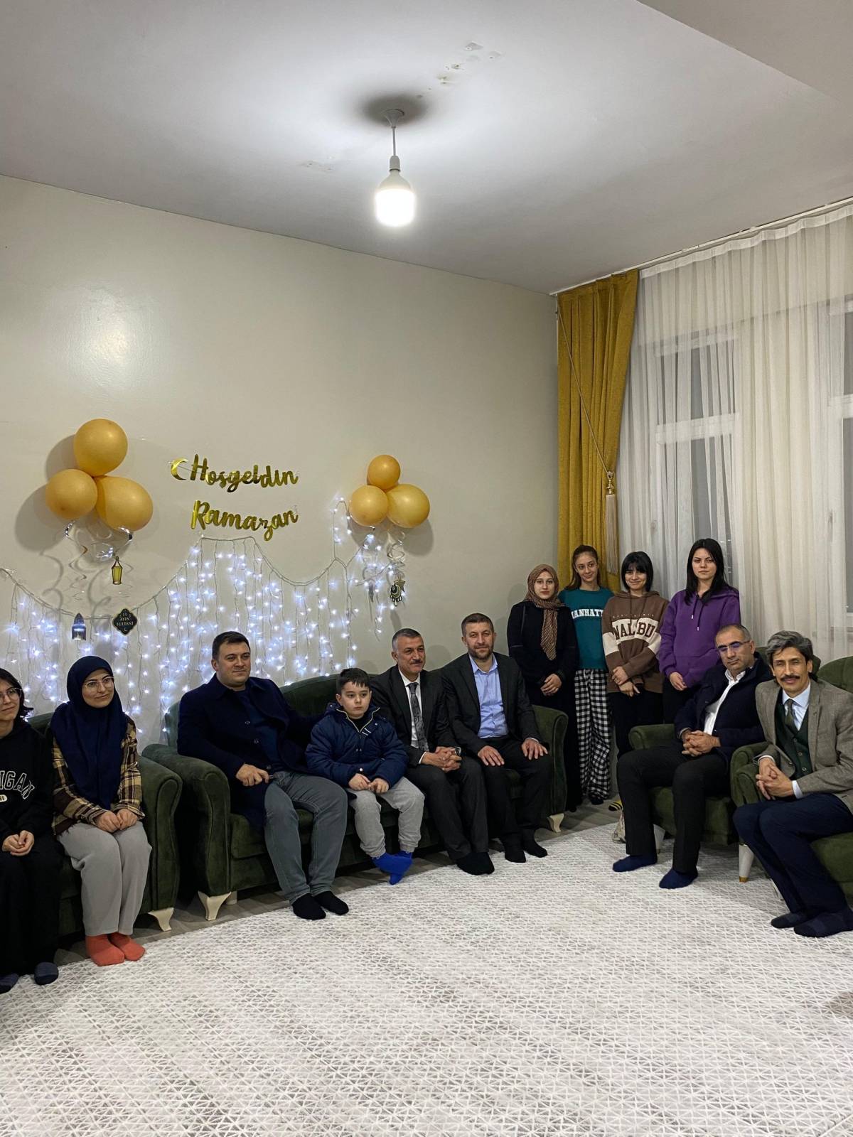 Patnos Kaymakamı Burak Dertlioğlu Öğrencilerle İftarada bir araya geldi