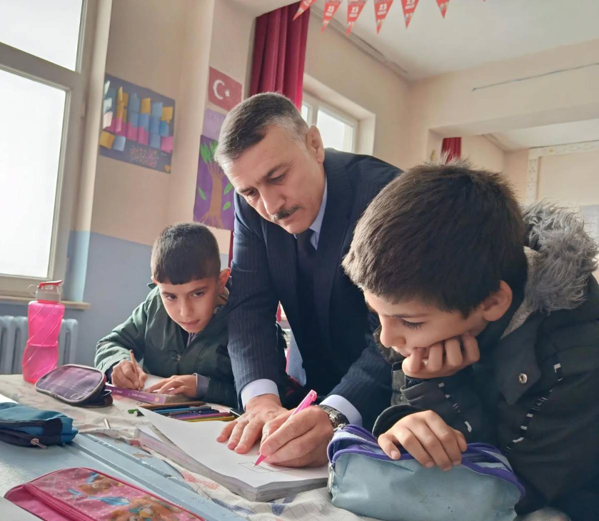 Patnos'ta İkinci Dönem İlk Ders Zili Bayrak Sevgisi ile Çaldı