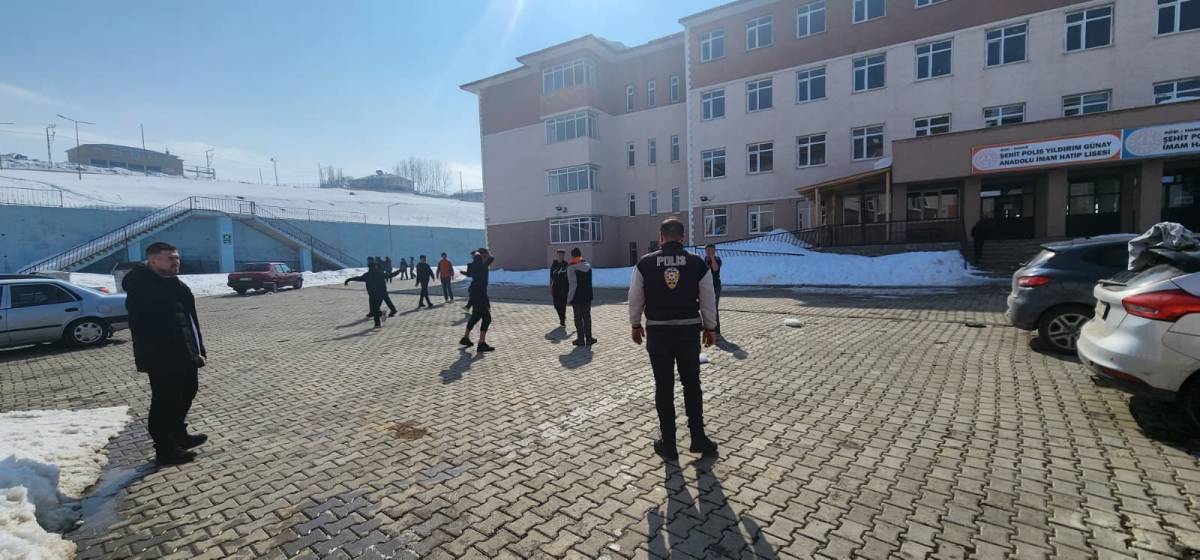 Ağrı’da okul çevrelerinde güvenlik önlemleri artırıldı