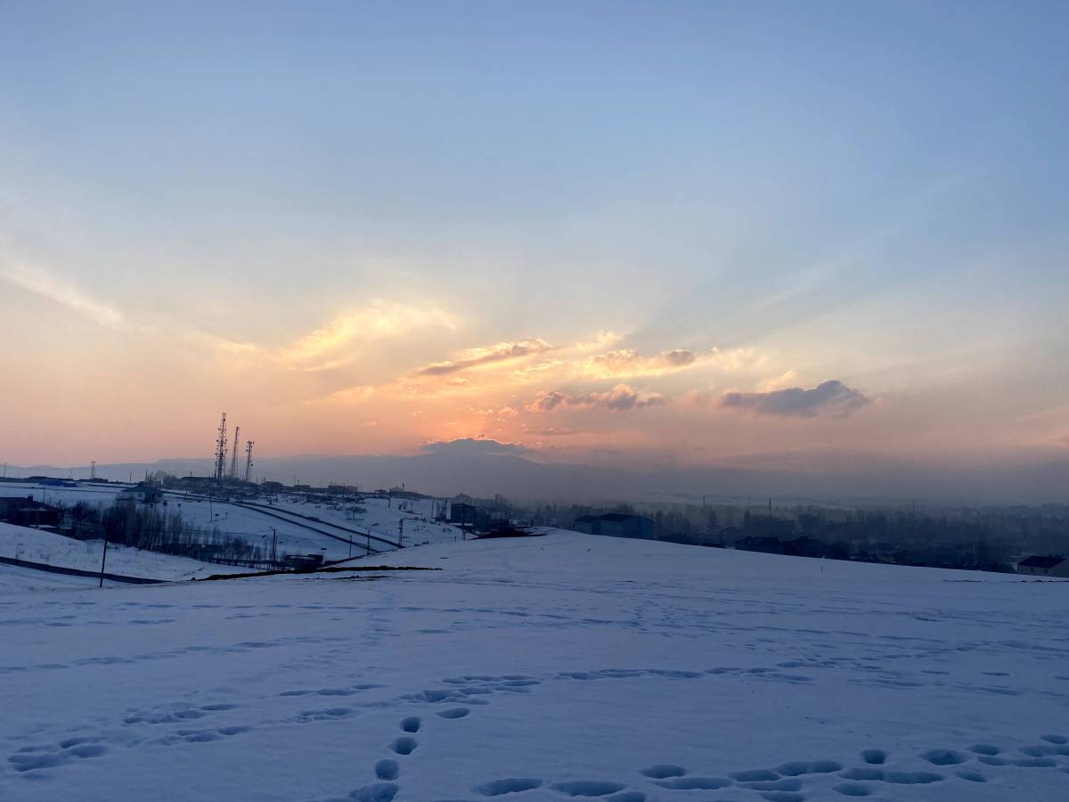 Ağrı’da gün batımı kartpostallık manzara oluşturdu