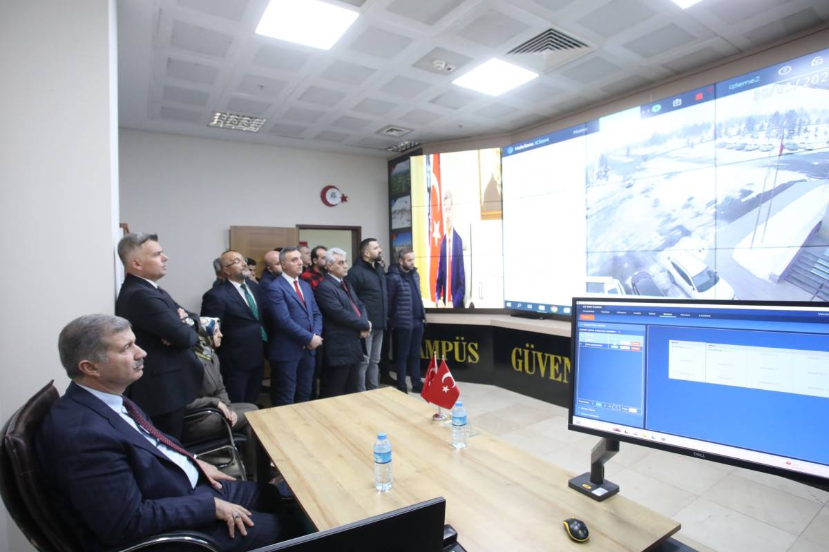 AİÇÜ’de Kampüs İzleme Odası Hizmete Açıldı