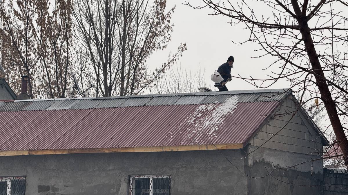 Ağrı’da Eriyen Karlar Göletlere Dönüştü