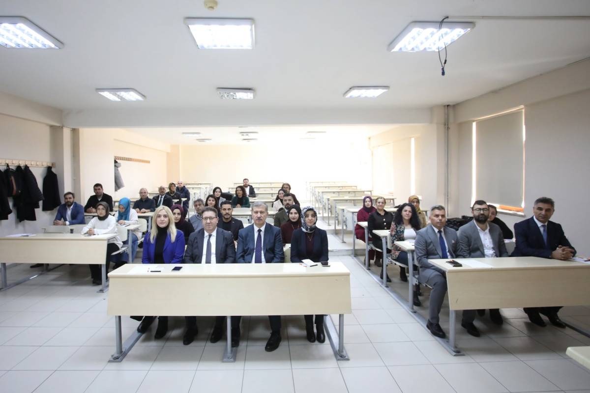 AİÇÜ’de “Proje Hazırlama ve Yazma Eğitimi” Başladı