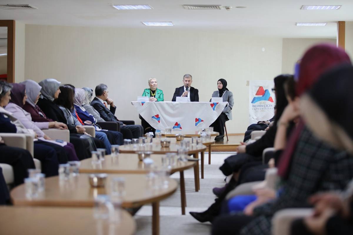 Ağrı’da Bilimde Kadınların Gücü Konuşuldu