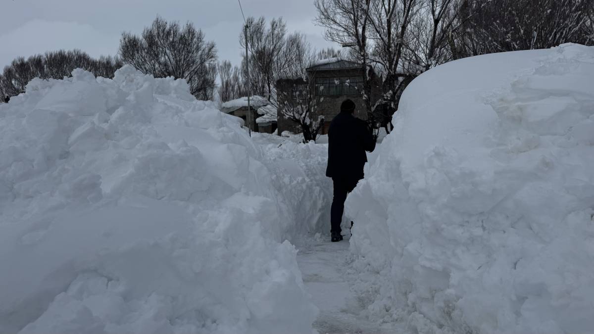 Ağrı’da kar yağışı yeniden etkili oldu