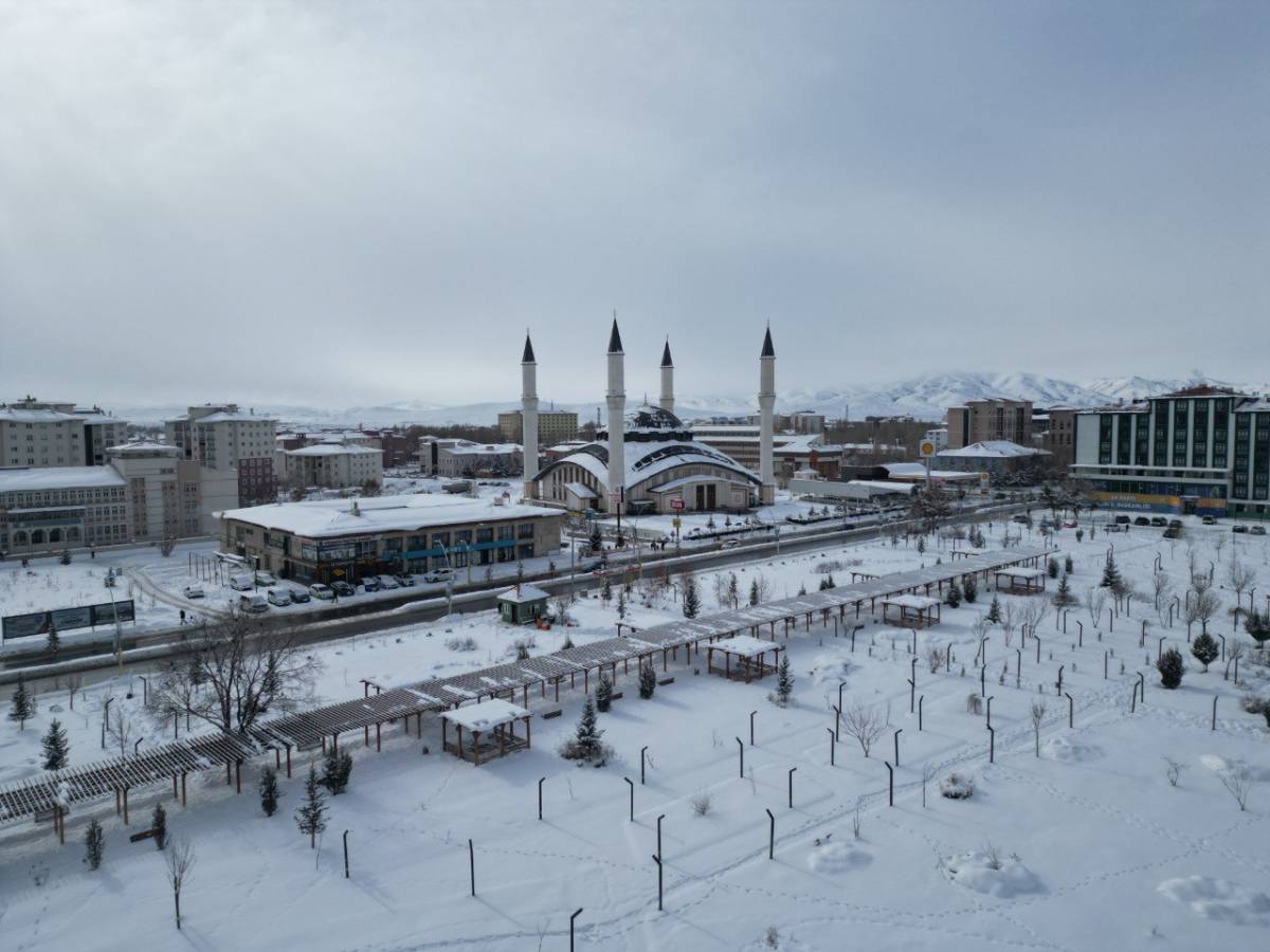 Ağrı’da kış manzarası havadan görüntülendi