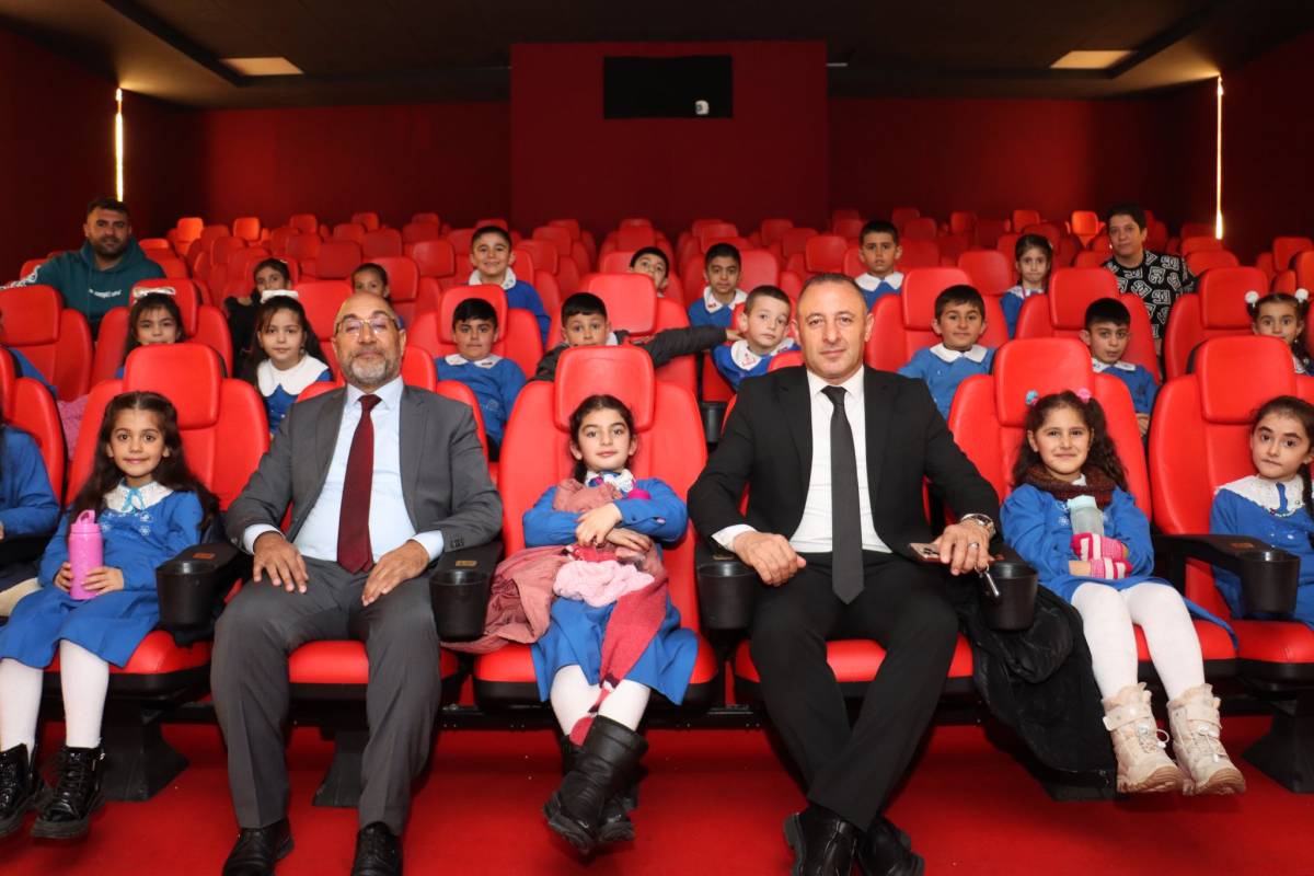 Minik öğrenciler üniversitede sinema keyfi yaşadı