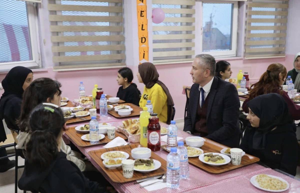 Ramazan’da Öğrencilerle Gönül Sofrası