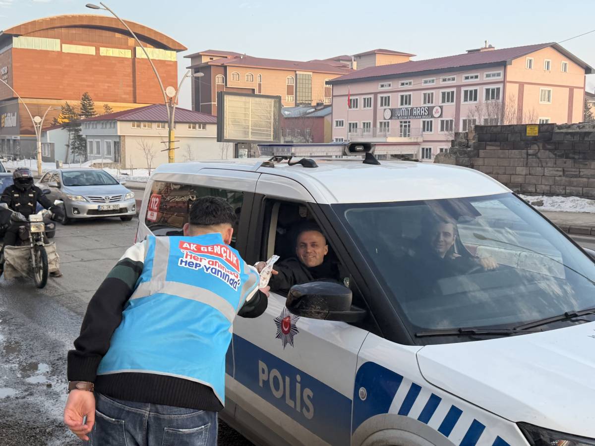 Ağrı’da AK Gençlik’ten “İftara 5 Kala” İkramı