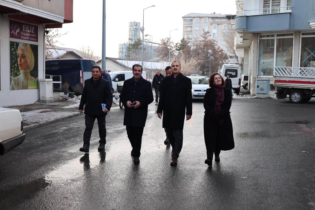 Vali Bozkurt çifti Ramazan’da her gün bir aileyle iftar yapıyor