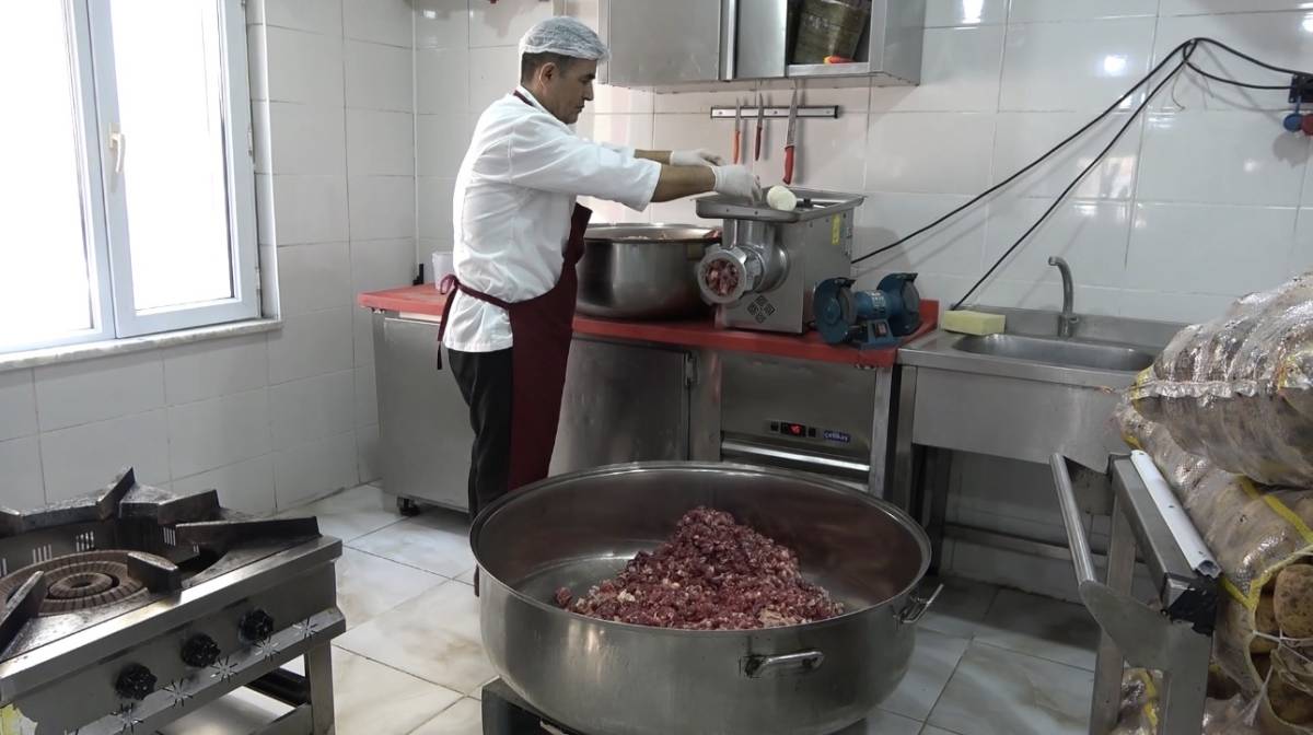 Kızılay Ağrı’da Ramazan Bereketini Her Gün 3 Bin Sofraya Ulaştırıyor