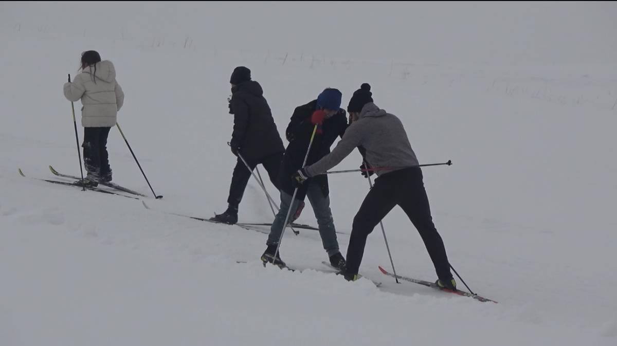 Ağrı’nın genç kayakçıları zirve için antrenmanlarını aralıksız sürdürüyor