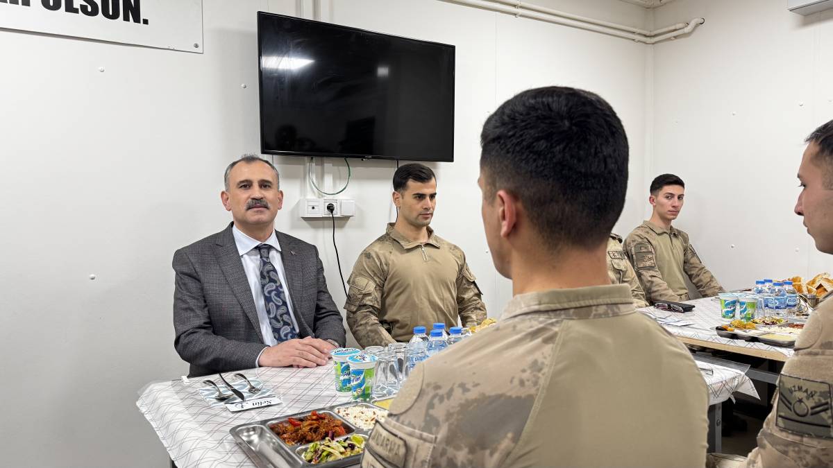 Ağrı’da 2 Bin 100 Rakımda Komandolarla İftar