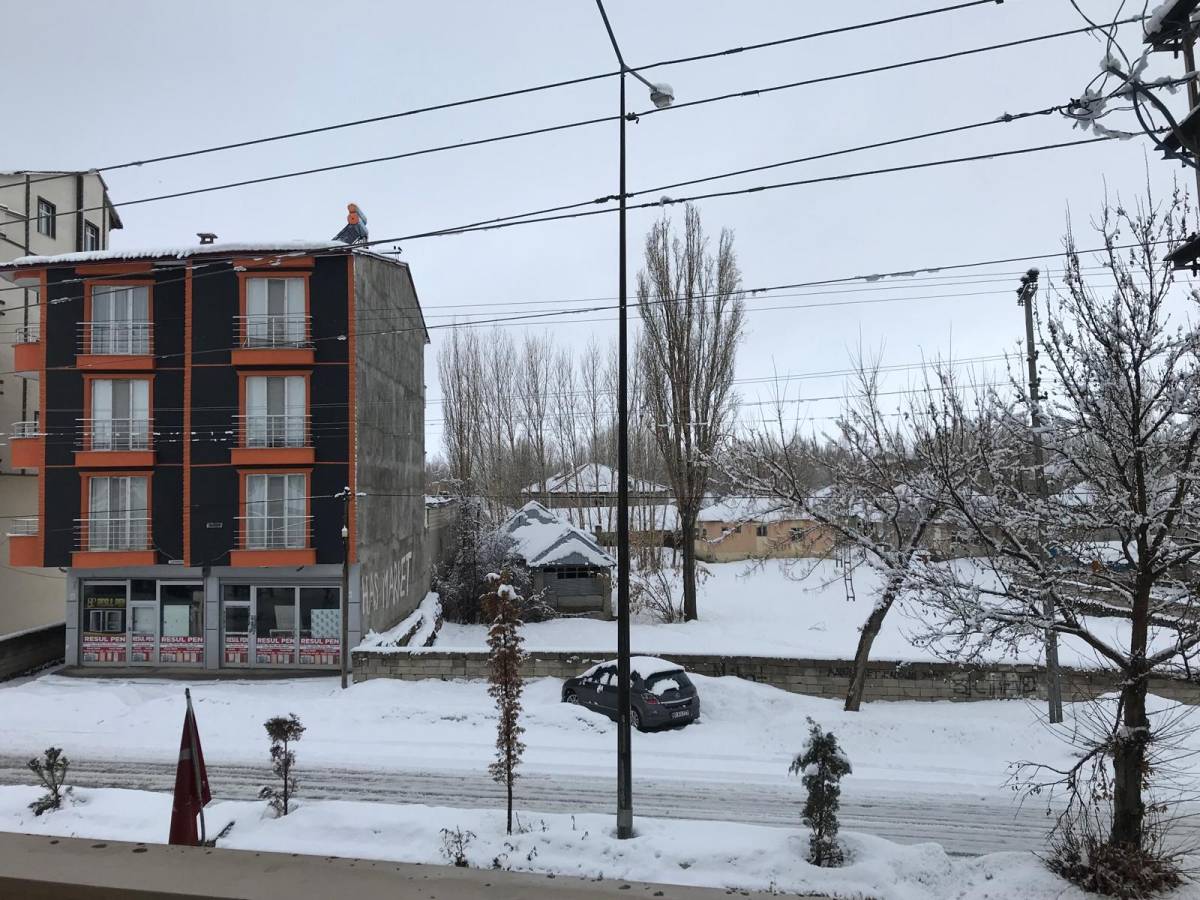 Patnos'ta Kar Yağışı Etkili Oldu (Videolu Haber)