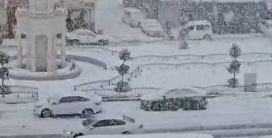 Patnos'ta Yoğun Kar Yağışı (Videolu Haber)