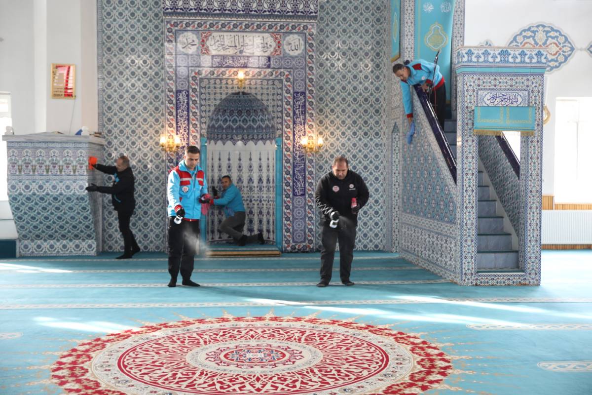 Erciş'te Cami Temizlik Çalışmaları Yürütüldü