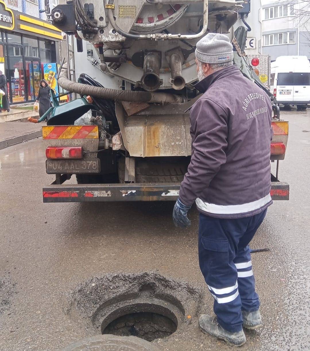 Ağrı’da su baskınına karşı yoğun mesai