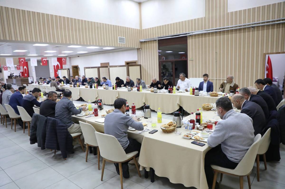 Ağrı’da öğretmenevi müdürleri iftarda buluştu