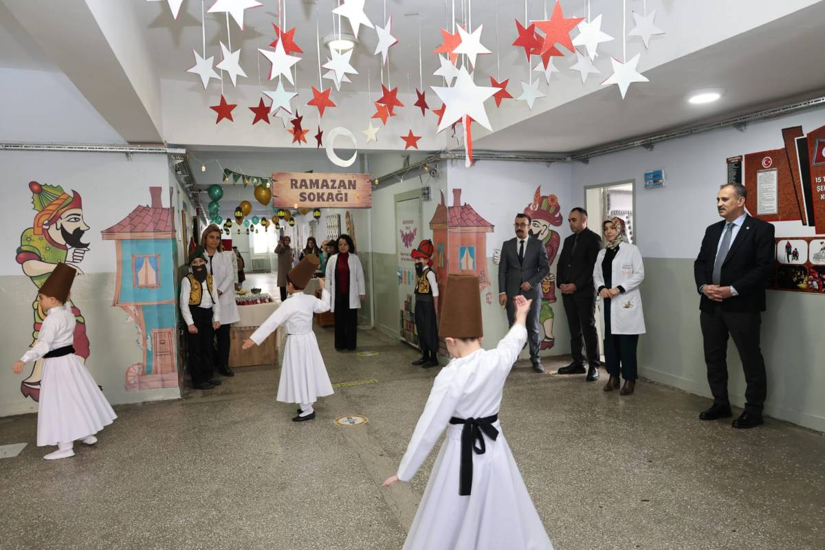 Ağrı Valisi Bozkurt, “Maarifin Kalbinde Ramazan” etkinliklerine katıldı