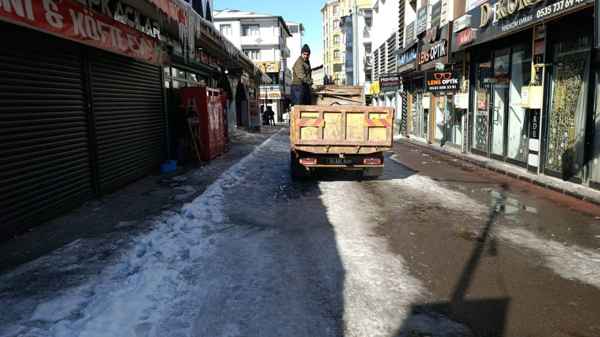Ağrı’da kar ve buzlanmaya karşı önlemler alınıyor