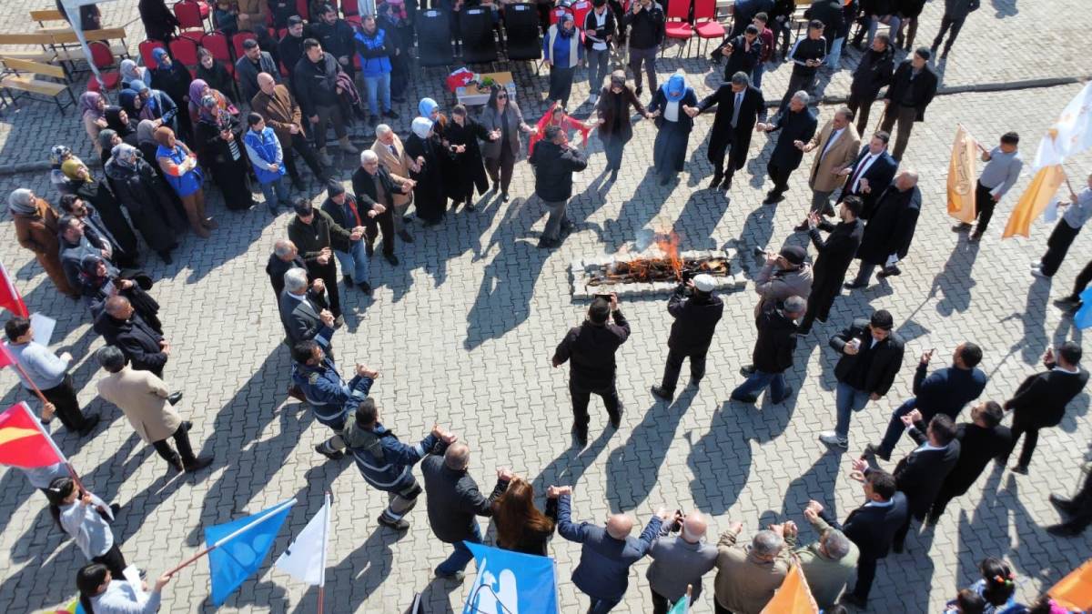 Ağrı’da Nevruz coşkuyla kutlanıyor