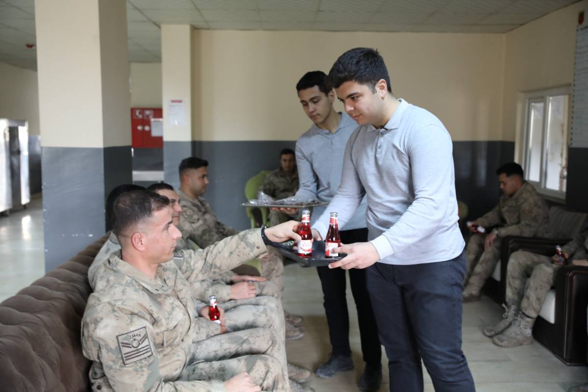 Erciş’te Öğrencilerden Anlamlı İyilik