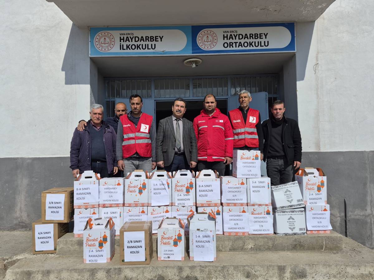 Erciş’te “İyilik Kolileri”  Dayanışması