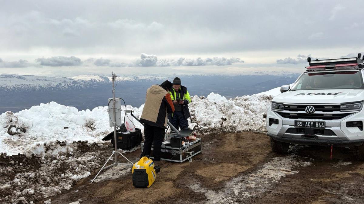 Ağrı Dağı’nda kayıp kadın dağcı 2’nci gününde  aranıyor