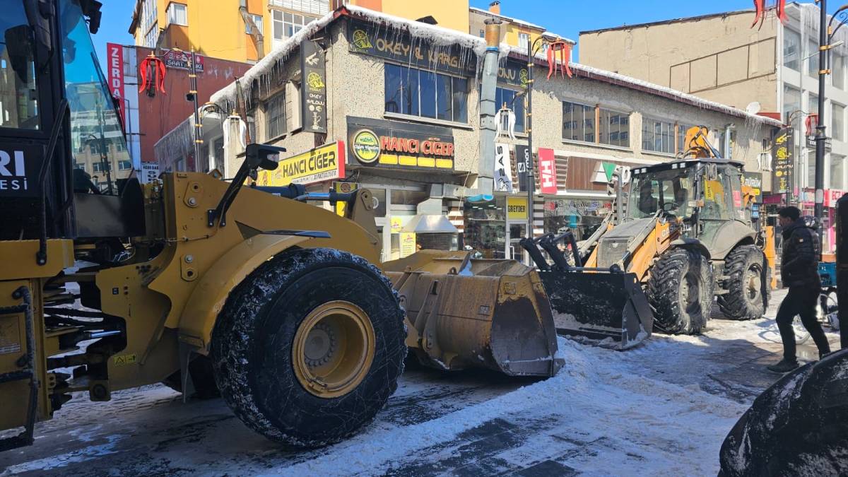 Ağrı’da kar ve buzlanmaya karşı önlemler alınıyor
