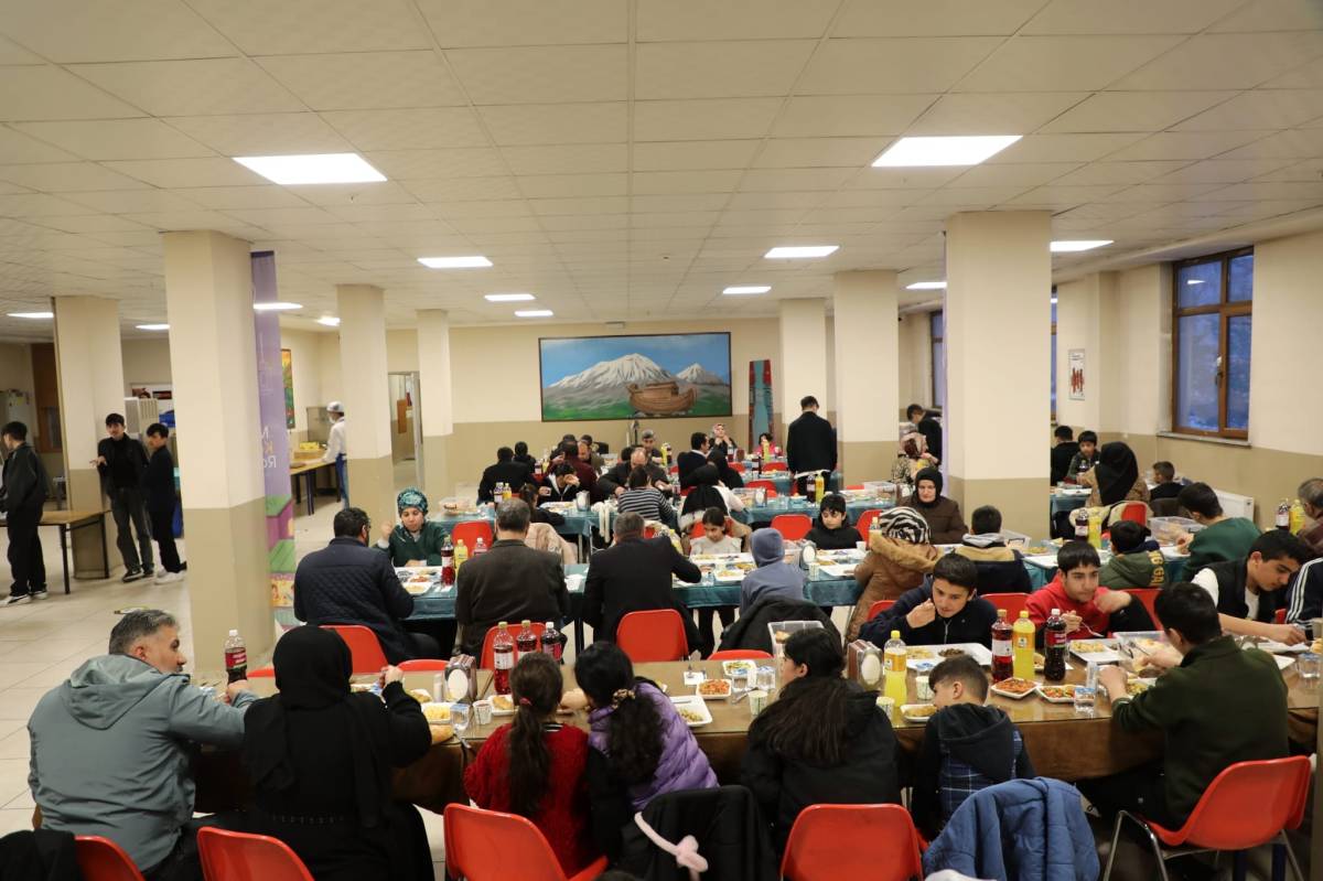 Ağrı’da “Maarifin Kalbinde Ramazan” Etkinliği Coşkuyla Gerçekleşti