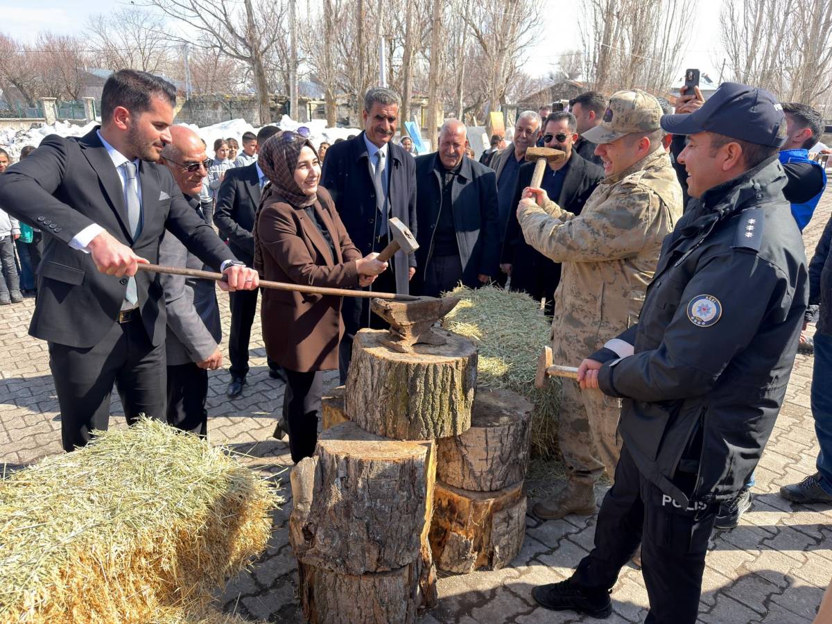 Ağrı’da Nevruz coşkuyla kutlanıyor